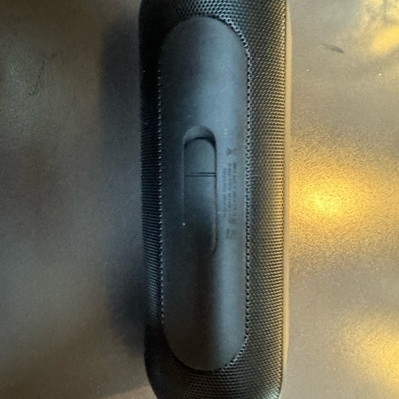 Beats Pill Plus Portable Wireless Speaker - Stereo Bluetooth - Picture 4 of 9